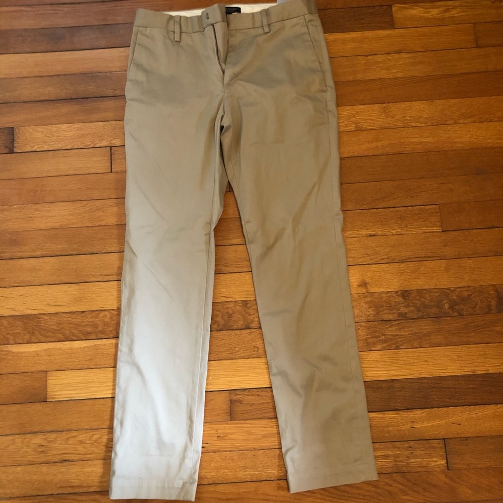 Banana Republic Khaki Chino (30x32)